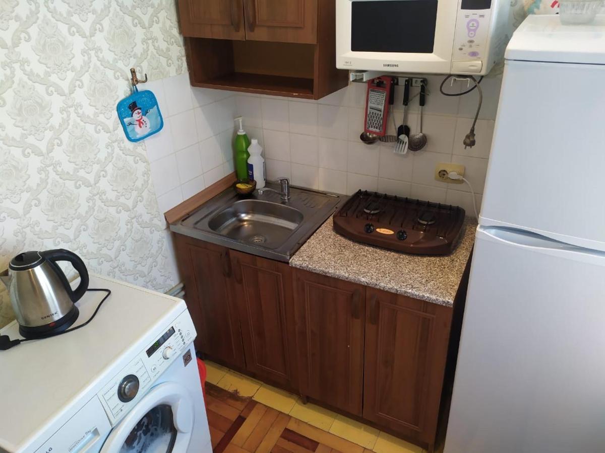 Квартира В Гаграх Appartamento Esterno foto