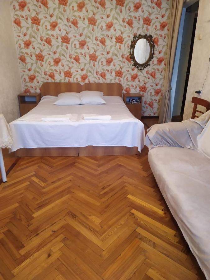Квартира В Гаграх Appartamento Esterno foto