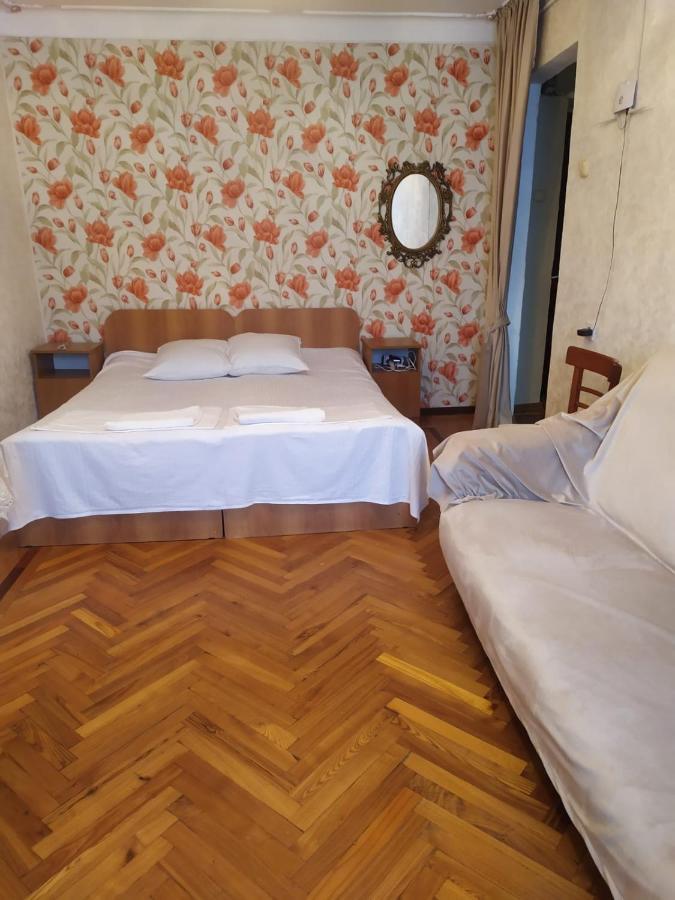 Квартира В Гаграх Appartamento Esterno foto
